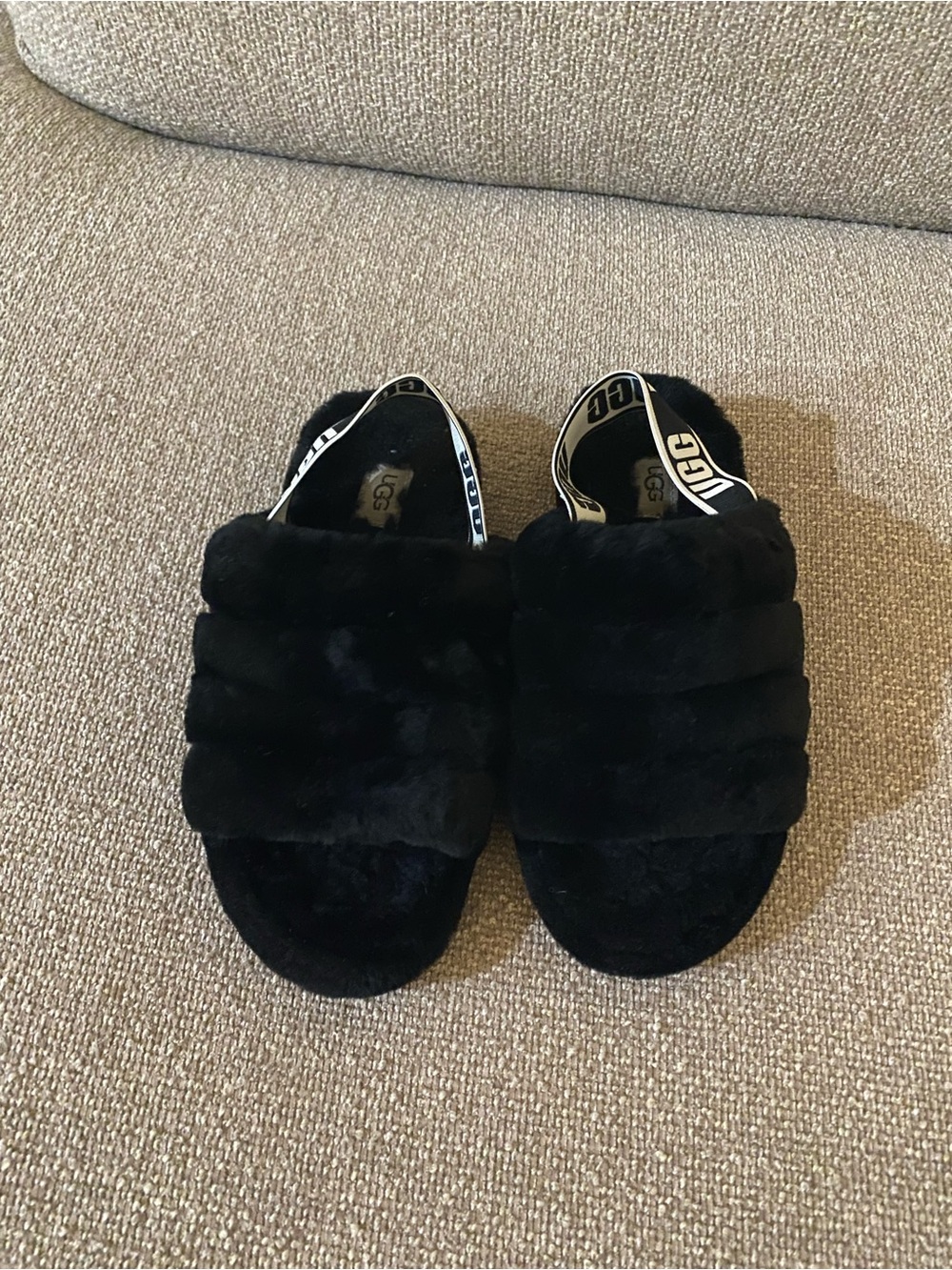 UGG Fluff Yeah Slide in Black - Picture 3 of 6